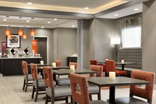 Hampton Inn North Olmsted Cleveland Airport Dining Photos