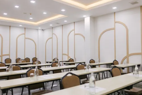 Nappiness Hotel Business Facilities Photos