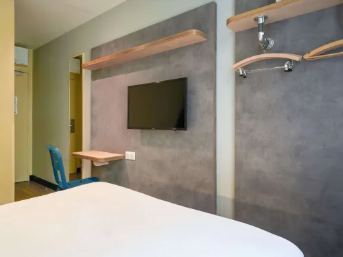 Ibis Budget Saint-Maurice Photos