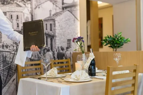 Hotel Emen Dining Photos