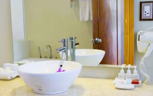Vinh Hung Riverside Resort & Spa Zimmer Photos