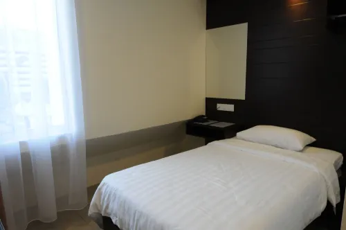 Cathay Hotel Photos