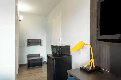 Motel 6 Del Rio, TX Rooms Photos