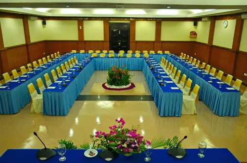 Inna Sindhu Beach Hotel & Resort Business Facilities Photos