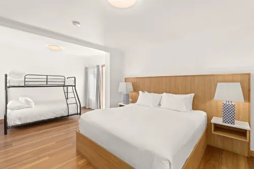 Airlie Beach Hotel Rooms Photos
