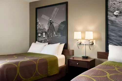 Super 8 by Wyndham Liverpool/Syracuse North Airport Photos