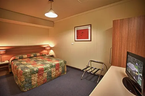 Opal Inn Hotel, Motel, Caravan Park Photos