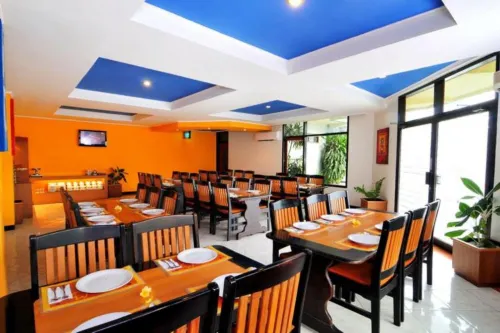 The Yani Hotel Bali Makanan Photos
