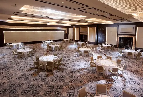 Metropolitan Hotel Dubai Business Photos