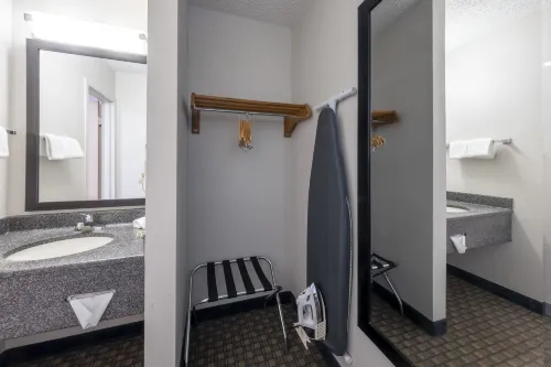 HomeTown Inn East Syracuse Chambres Photos