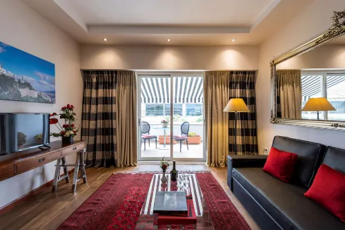 Best Western Plus Embassy Hotel Photos