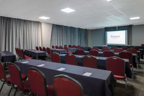 Ramada by Wyndham Tampa Westshore Airport South Бизнес-удобства Photos