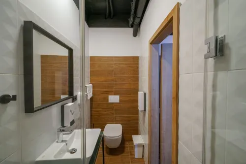 Chors Like a Hotel - Hostel Photos