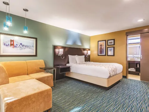 La Quinta Inn & Suites by Wyndham San Francisco Airport West Phòng Photos