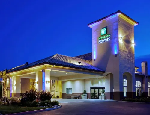 Holiday Inn Express Madera-Yosemite PK Area Rooms Photos