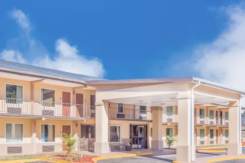 Ramada by Wyndham Milton Keynes Featured Photos