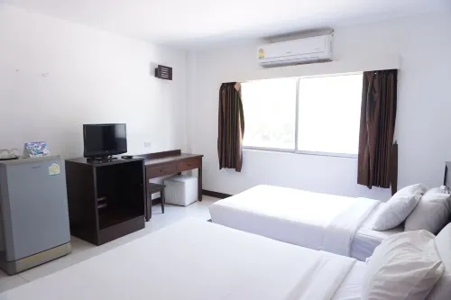Sri Chumphon Hotel Chambres Photos