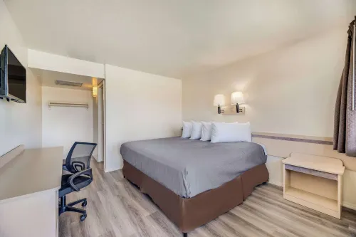 Econo Lodge Stockton Near I-5 Fairgrounds Rooms Photos