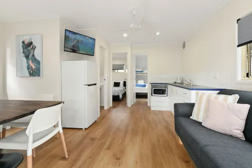 Flynns Beach Caravan Park Rooms Photos