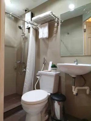 Makati Riverside Inn Photos