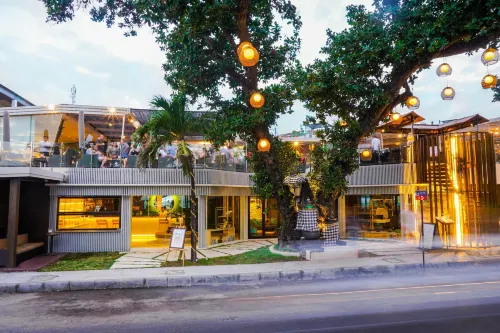 FuramaXclusive Ocean Beach Seminyak Bali Exteriör Photos
