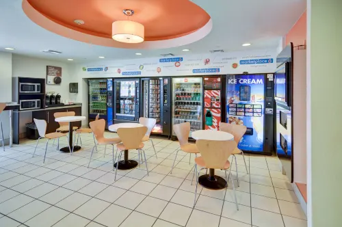Motel 6 Roanoke, TX - Northlake - Speedway Öffentliche Flächen Photos