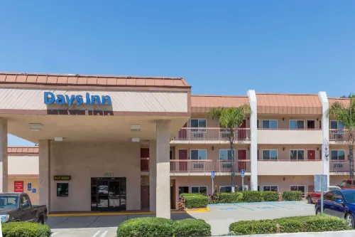 Days Inn by Wyndham Ontario Airport Esterni Photos