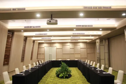 Sparks Life Jakarta, ARTOTEL Curated Fasilitas Bisnis Photos