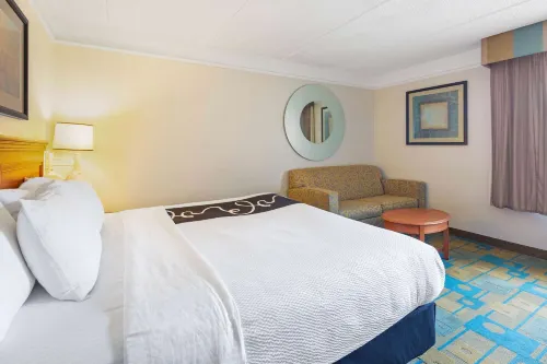 La Quinta Inn & Suites by Wyndham Ft. Lauderdale Plantation Photos