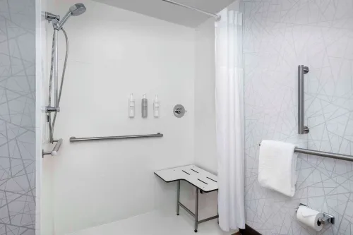 Hampton Inn & Suites Lake Mary at Colonial TownPark Rooms Photos
