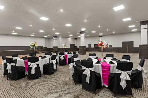 Wingate by Wyndham South Bend/Notre Dame Business Facilities Photos