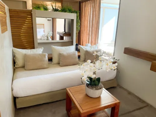 Cannes Villa St Barth : Maison d'hôtes de prestige 5 étoiles à Cannes - Piscine - SPA Chambres Photos