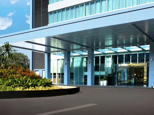 Holiday Inn Express Jakarta International Expo Exteriör Photos