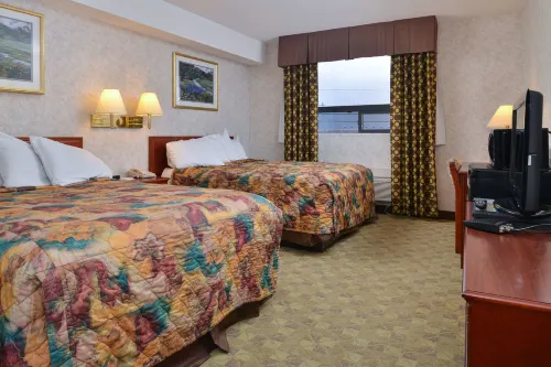 Lexington Inn & Suites-Windsor Photos