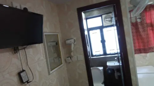 New London Hostel Photos