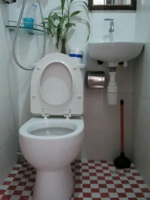 New London Hostel Photos