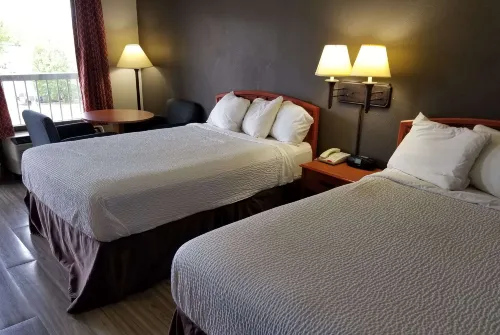 Days Inn by Wyndham Wilson Phòng Photos