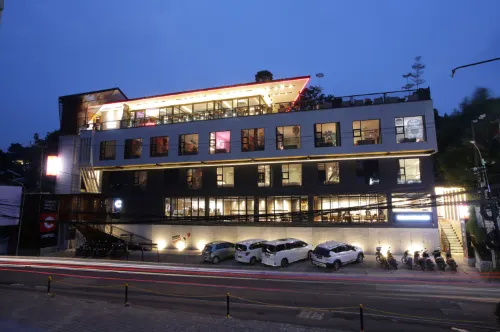 Creative RestArt Hotel by Damn I Love Indonesia من الخارج Photos