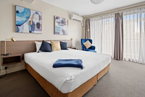 The Metropolitan Spring Hill Kamar Photos