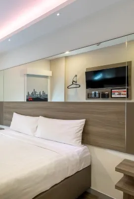 Red Planet Bangkok Surawong Zimmer Photos