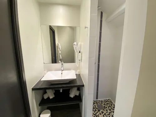 Hôtel Le Cheval Blanc - Vieux Bassin Honfleur - Climatisé Chambres Photos