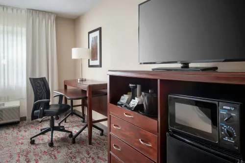 Fairfield Inn & Suites Great Barrington Lenox/Berkshires Rooms Photos