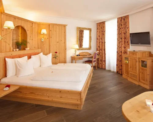 BEST WESTERN Plus Hotel Goldener Adler Innsbruck Zimmer Photos