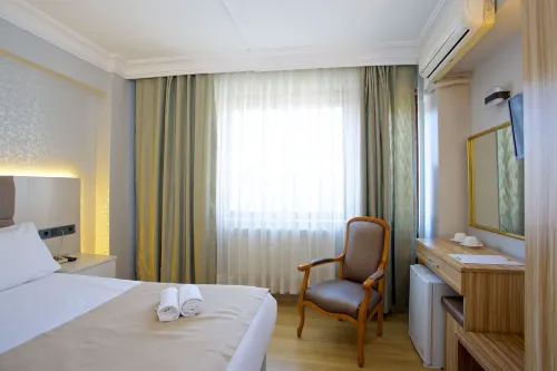 Grand Ant Hotel Rooms Photos
