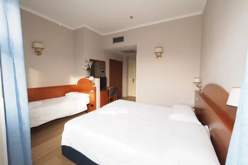 Hotel Laura Rooms Photos