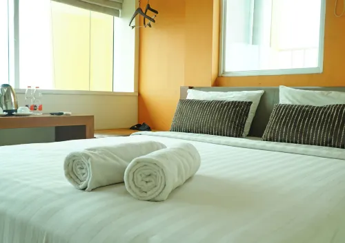 World Hotel Jakarta - Bandengan Zimmer Photos