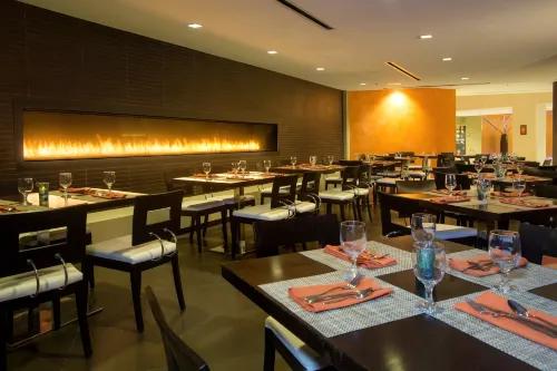 Hyatt Palm Springs Restauration Photos
