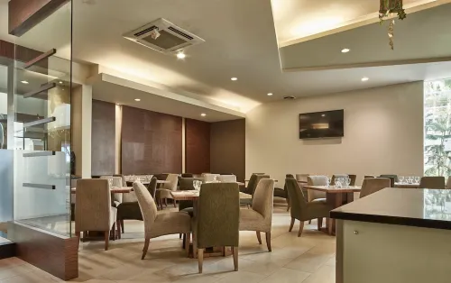 Grand Cikarang Hotel Mahlzeiten Photos