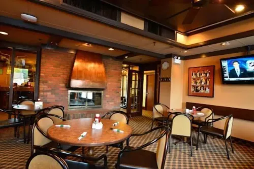 Assiniboine Gordon Inn on the Park Restauration Photos