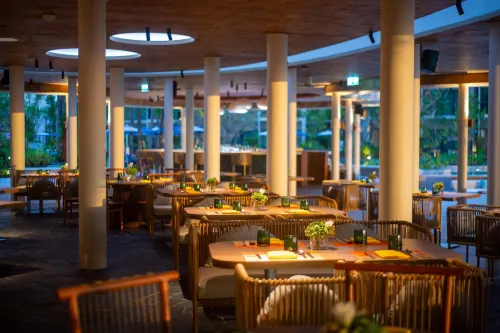 Le Méridien Phuket Mai Khao Beach Resort (Marriott International) Dining Photos